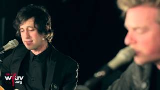 Greg Holden - &quot;Hold On Tight&quot; (Live at WFUV)