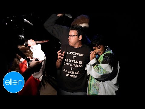 Demi Lovato & Andy Go Through a Haunted House