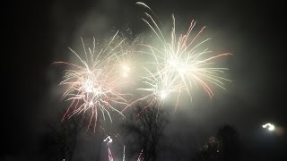 preview picture of video 'Powianie Nowego Roku 2015 - pokaz sztucznych ogni - Kętrzyn'