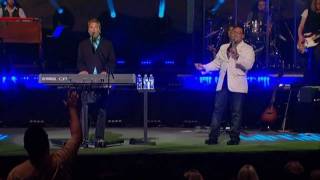 Michael W. Smith &amp; Israel Houghton &quot;Help Is On The Way&quot; [A New Hallelujah]