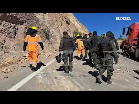 Desbloqueo en el sector de Cruce Vacas, en Cochabamba