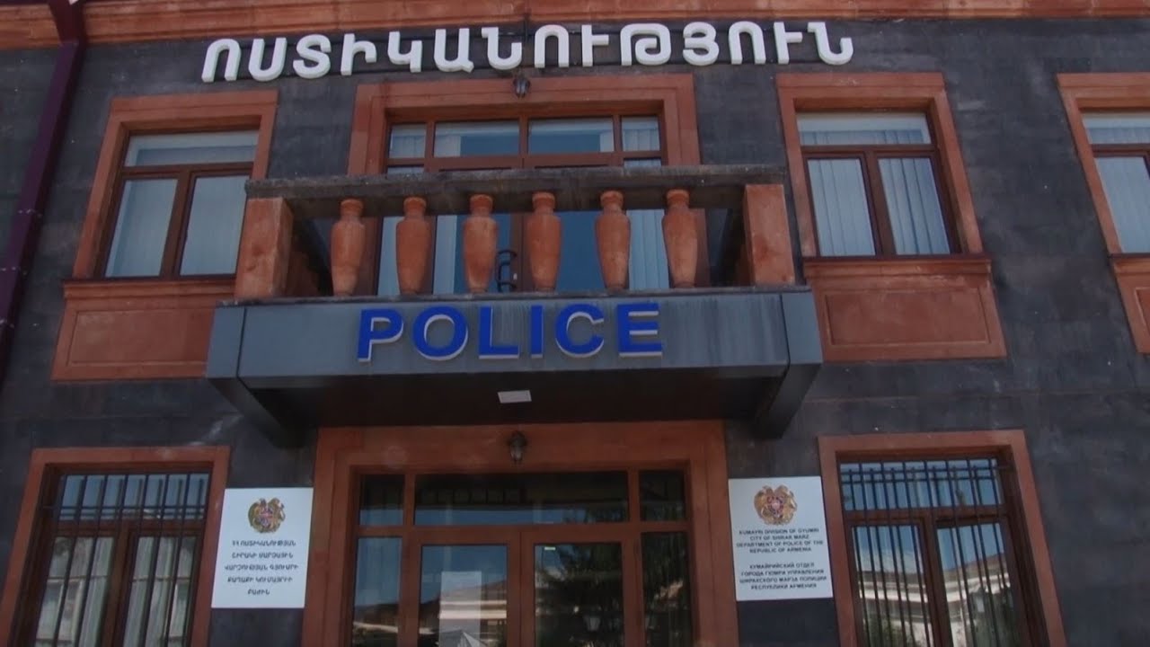 Բերման ենթարկված տղամարդու մեքենայում հրազեն ու փամփուշտներ են հայտնաբերվել