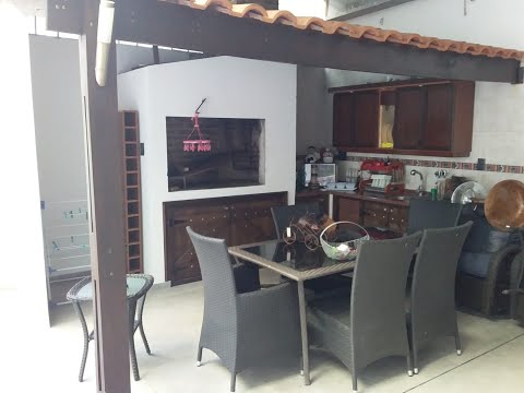 Video de YouTube - Apartamento de cuatro dormitorios , servicio y garaje en venta en Pocitos