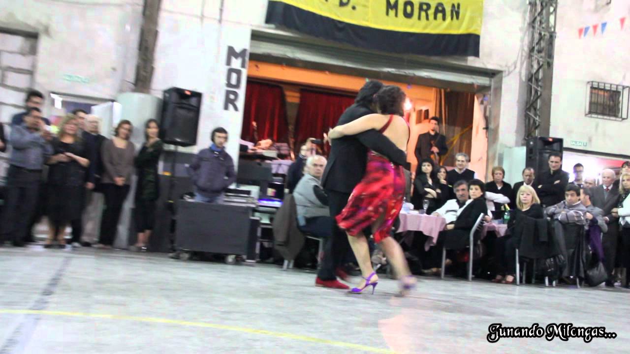 JULIO BALMACEDA Y CORINA DE LA ROSA en la Milonga del Moran (Vals) "Tristeza Criolla"