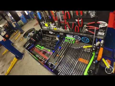 2018 Honda CR-V Oil Change With Jazz POV 🔧👌#honda #crv #oilchange #toolcraft #linkinbio #pov