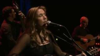 Kieran Goss and Beth Nielsen Chapman - &#39;Sand and Water&#39; (Live at The Grand Opera House, Belfast)
