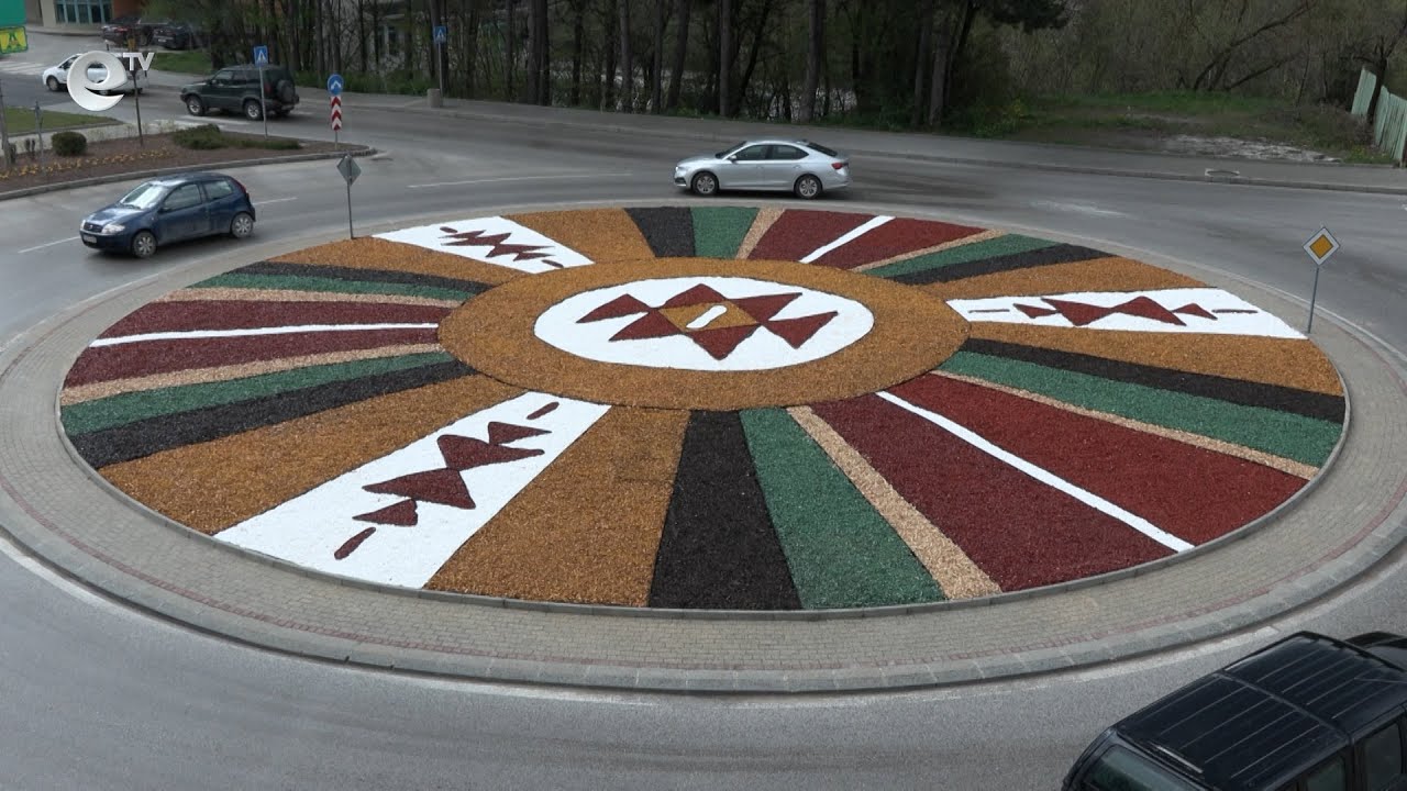 Канатица „грейна" в центъра на кръгово кръстовище в Смолян