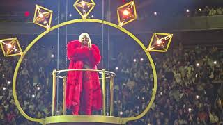 Mary J Blige showed out with "A Dream." Live from Boston!!!!