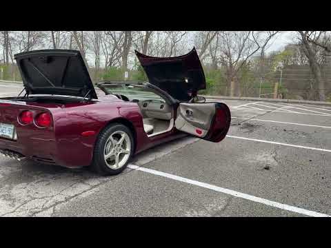 **SOLD on the CCC Buy-It-Now Lot** Sub-90K km 2003 Chevrolet Corvette Convertible 50th Anniversary 6-Speed Manual