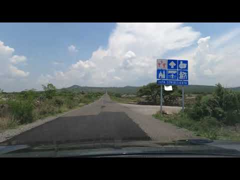 Pasando por Villa Progreso en camino hacia Cadereyta de Montes