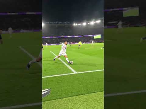 Le dribble d'Adam Ounas 😵