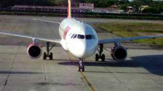 preview picture of video 'Aviões TAM/Gol no Aeroporto Porto Seguro - Pousos e Decolagens'