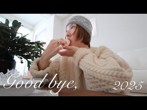 vlog. It says "Goodbye 2025🎀" and reads as "two days of mukbang"🥟🍰☕️