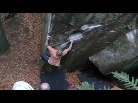 Waiting for Oniga (8A) - Sihla bouldering