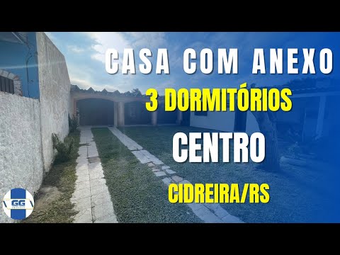 Casa com Anexo no centro de Cidreira