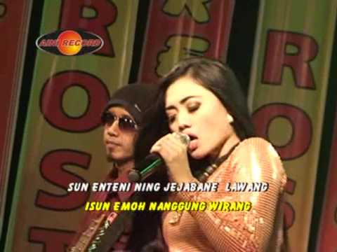 Deviana Safara - Sumebyar | Dangdut (Official Music Video)