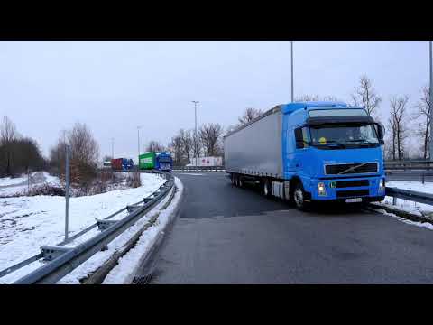 Na odmorištu Draganić zaustavljeni kamioni, zbog vremena nema slobodnog puta prema Dalmaciji