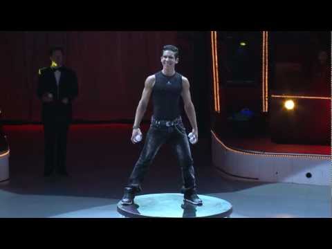 Henrik - Juggling Act with Bouncing Balls