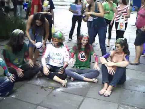 Trote sujo com os BIXOS de Pedagogia 2010/1 UFRGS  (4)