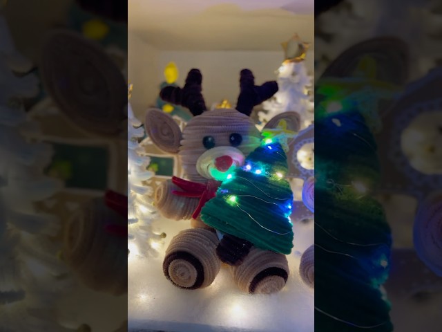 Vídeo relacionado con Navidad Colgante Decoración, 24 Piezas Mini Adornos Navideños, Resina Papá Noel Árbol de Navidad Muñeco de Nieve Reno, Miniaturas Navidad Colgantes para DIY