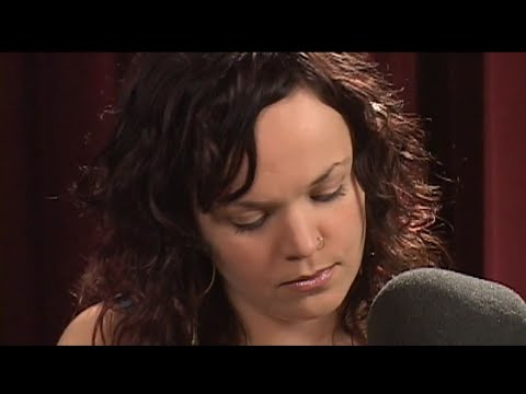 Allison Crowe - Hallelujah - live-in-the-studio