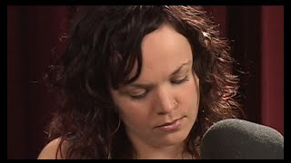 Allison Crowe – Hallelujah – live-in-the-studio