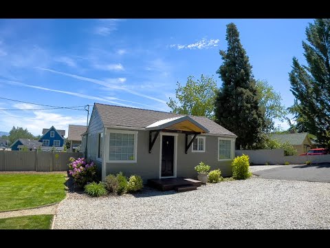 Kelsey's Cottage: Fully Furnished 2 bd/1ba Jacksonville Cottage, Large yard! $300 Utility Fee property video