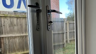 How to Lock your house door in UK 🇬🇧