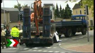 Mann geriet mit Fahrrad unter LKW in Oberhausen: Tot