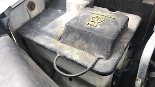 2007 Ford F150 Windshield Washer Pump Replacement