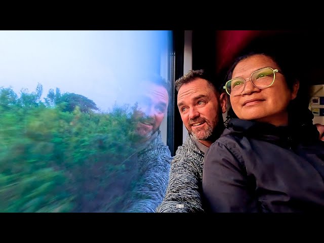 Travel vlog - Bangkok to Chiang Mai (13 hours) - The NEW SLEEPER TRAIN (2nd Class), Thailand 🇹🇭