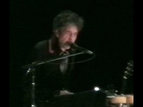 Bob Dylan sings  End Of the Innocence Philadelphia Nov 15th 2002