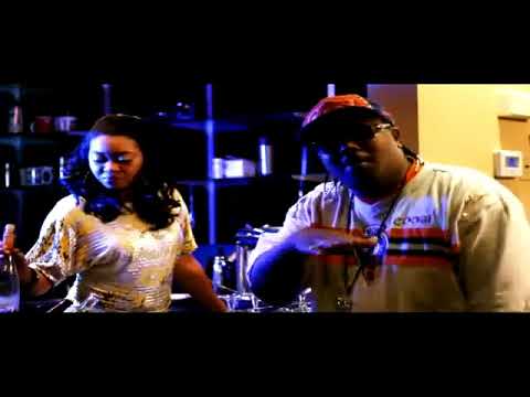 (She A Freak) 2Smoov ft Mista Mann