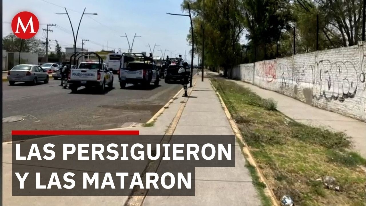 Two women were murdered in Salamanca, Guanajuato, after a chase involving hitmen on motorcycles.