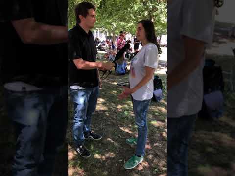 Solidaritätskundgebung vor dem Gerichtsgebäude zum Halle-Anschlag