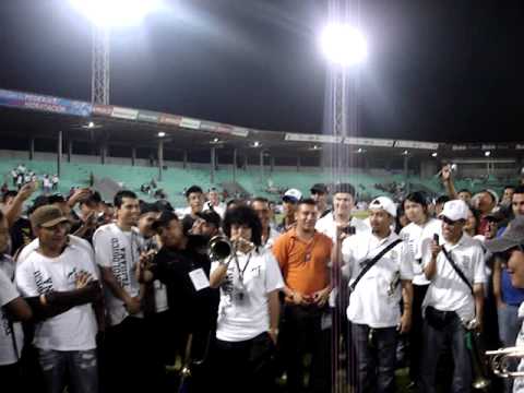 Duelo de mujeres cornetas, tec tijuana, tec veracruz, tec tuxtla, banderas del tec.