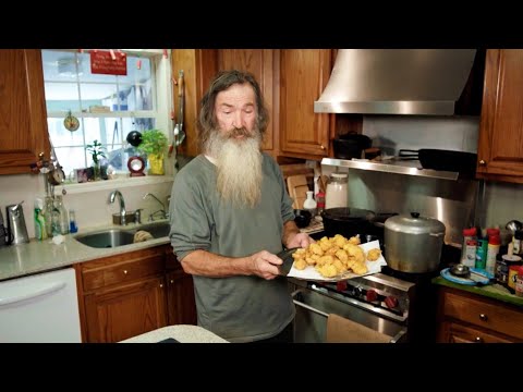 Mama's 10-Minute Hot Water Cornbread (RECIPE) | Phil Robertson