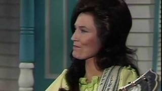 Loretta Lynn - Wine, Women, And Song (4)