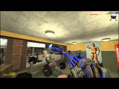 Roliga stunder i Gmod: Batman rymmer, Snakes magiska show och laser Mario spöket