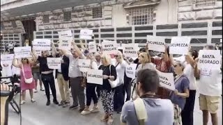 Firenze, presidio davanti alla prefettura del Comitato San Jacopino: «Basta risse e spaccate»