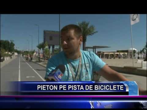 PIETON PE PISTA DE BICICLETE