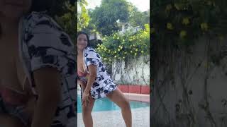 bikini TikTok be like..