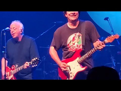 Ween - "I'm Holding You" Live at The Met, Philadelphia, PA 12/11/21