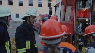 preview picture of video 'Verkehrsunfall: Übung der Jugendfeuerwehr'