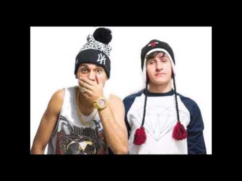 MC Deco e Luco-Made in Favela