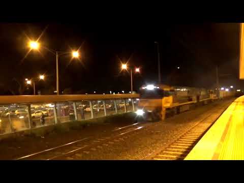 NR55 NR91 8115 on 6MA5 in hoppers crossing