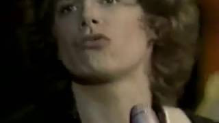 Cindy Bullens- Too Close To Home (subtitulos español)