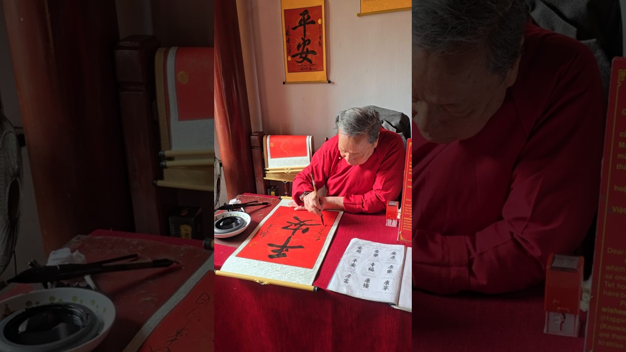 하노이 호안키엠호수 응옥선 사원 20만동 짜리 붓글씨