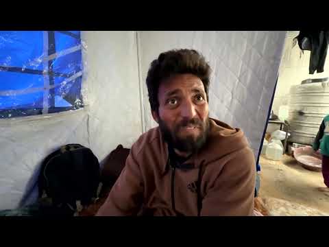 ガザ住民、イスラエルにラファ検問所の通過者増加を要請 (Gazans call on Israel to let more people through Rafah crossing)