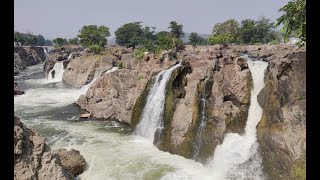preview picture of video 'Hogenakkal, Tamil Nadu. Trip with friends (best waterfall in India)'